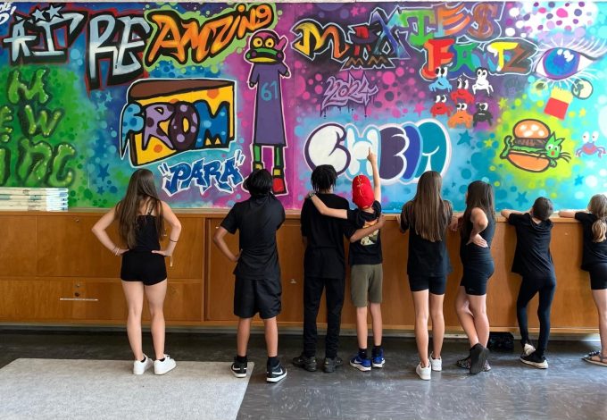 Une fresque murale signée par les enfants de 8P