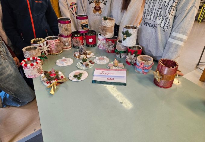 Décoration de Noël avec du matériel de récupération